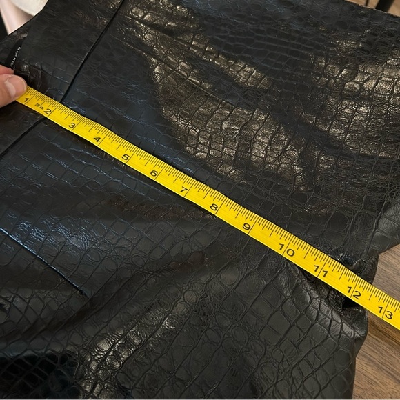 ❤️Zara Black Crocodile Pattern patent leather pants M - Picture 8 of 10